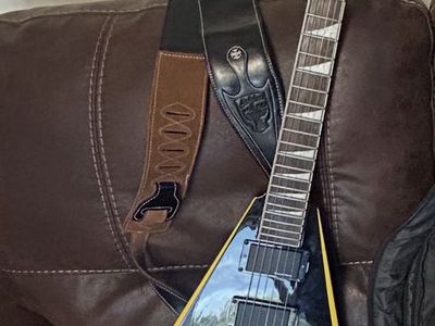 Jackson X Series Rhoads RRX24 Rose Floyd Special Electric Guitar Black W. Yellow Bevels & Soft Carry Case