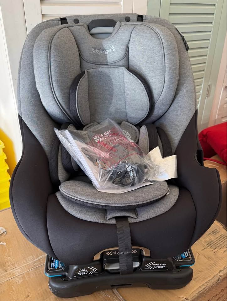 Baby Jogger® City Turn Convertible & Rotating Car Seat
