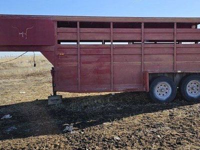 Hillsboro Gooseneck Livestock Trailer - Dual Axle, Maroon, for Hauling Cattle/Animals