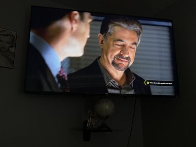 65 Smart tv, Adjustable Mount, and Shelf Mount