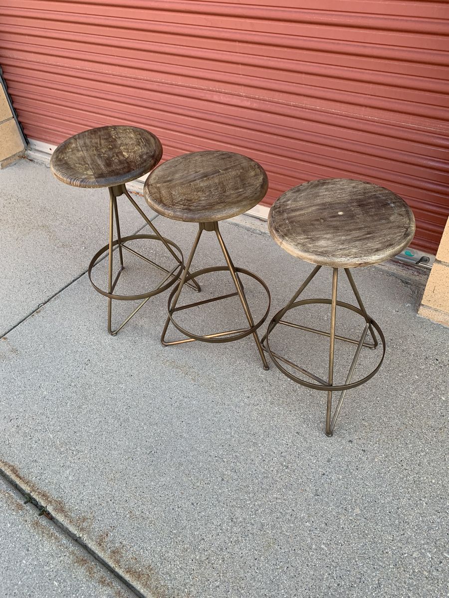 Three rotating Stools