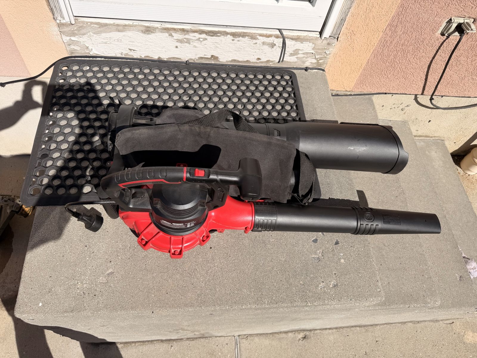 Electric Leaf Blower and Vacuum with Collection Bag
