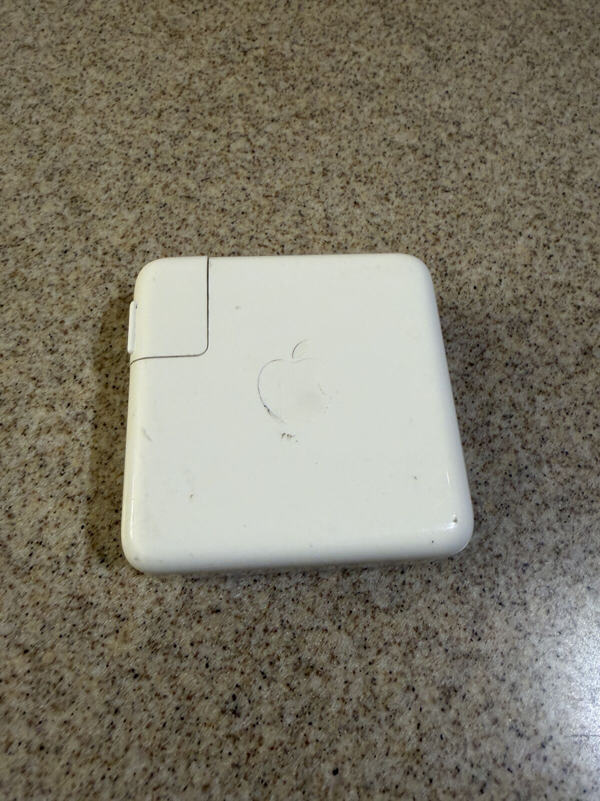 Apple 61W Power Adapter USB-C, charger for Iphone, Ipad, MacBook, used