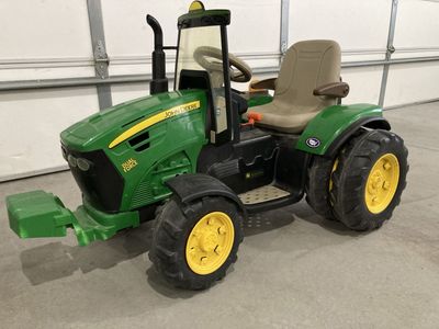Kids John Deere tractor