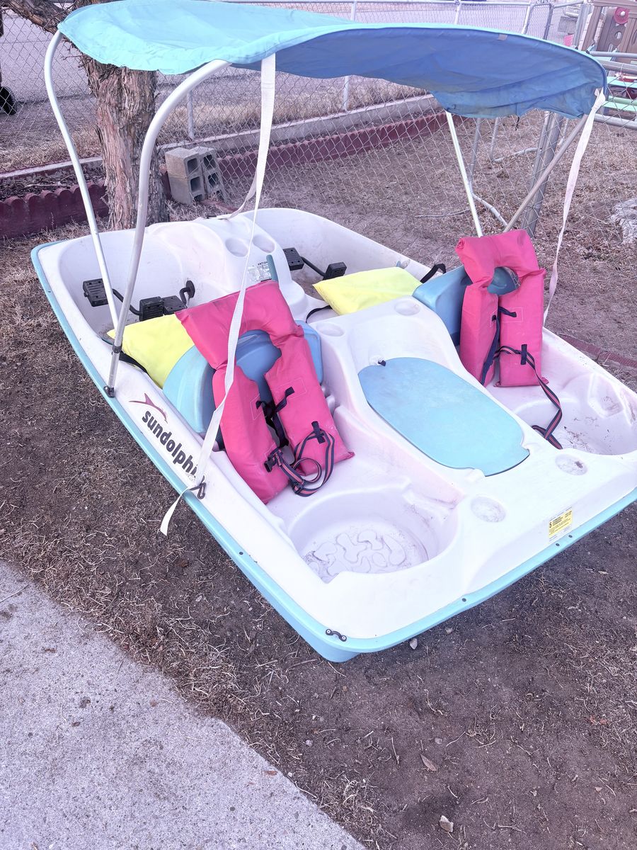 Sun dolphin paddle boat