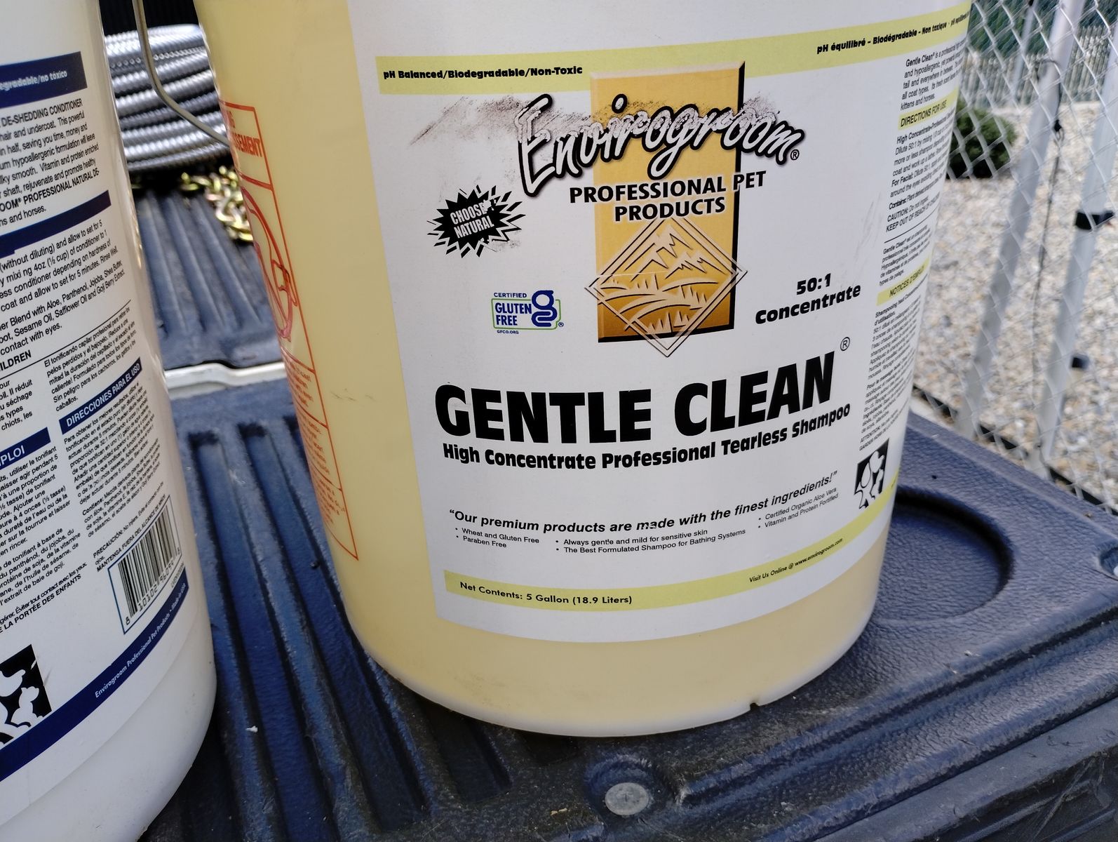 DOG SHAMPOO 3 5 GAL  GENTLE CLAEN/ DE SHED / DESHED CONDITIONER
