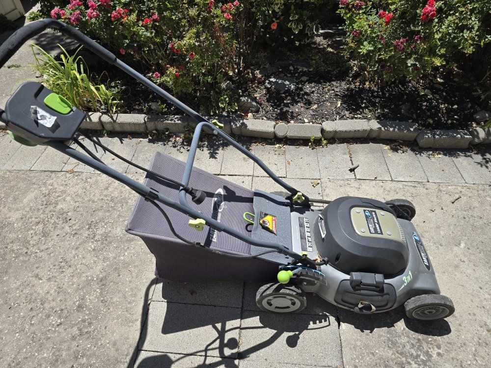 Earthwise 13amp 3in1 loan mower for sale. $50 OBO. Need to go, no room for it.