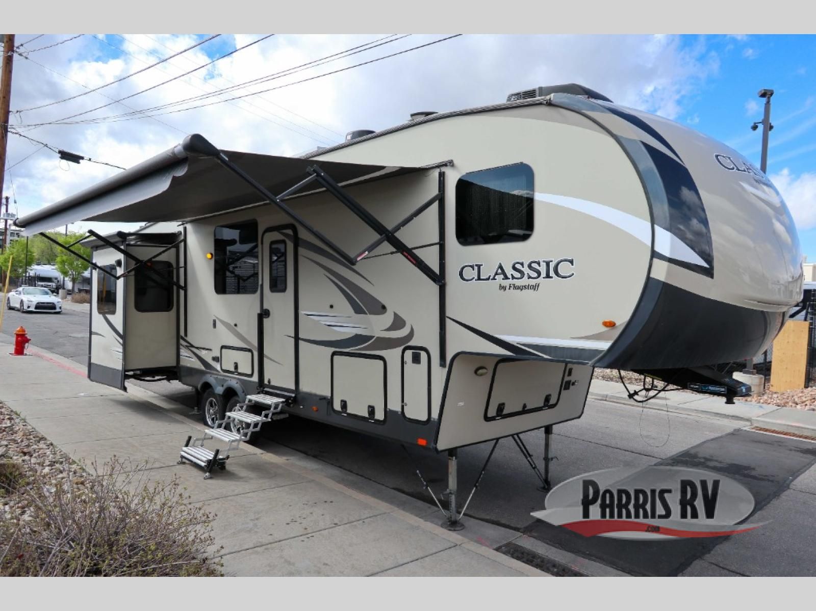 Used 2019 Forest River RV Flagstaff Classic Super Lite 8529RLWS