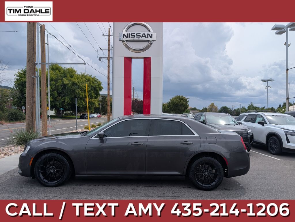 2016 Chrysler 300 Limited