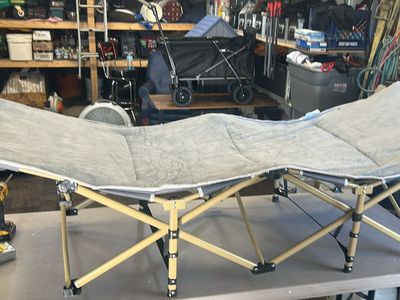 Folding Camping Cot Portable Outdoor Bed with Carry Bag