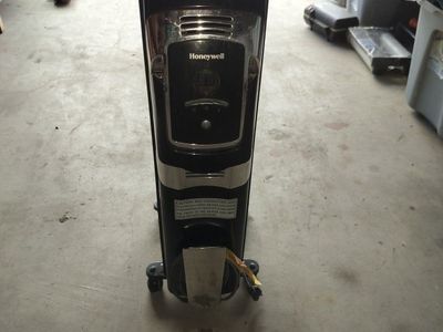 Honeywell Oil-Filled Radiator Space Heater Black Digital Control