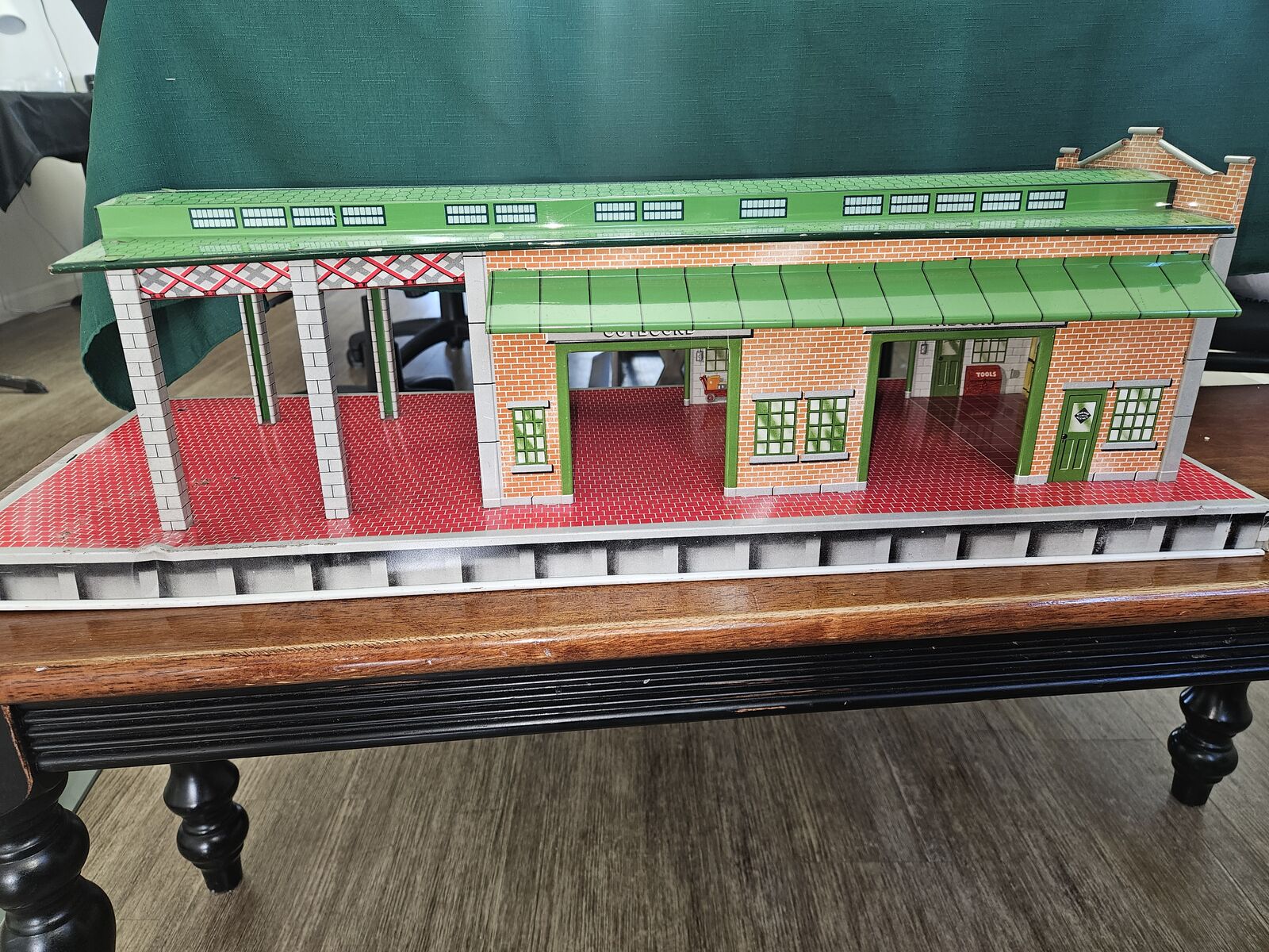 Lionel "O" Gauge train buildings