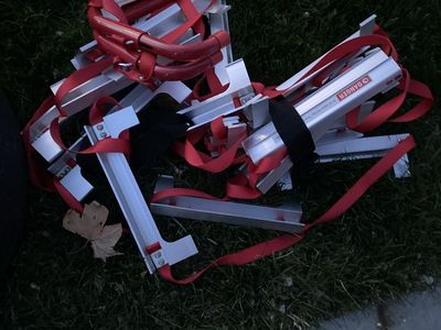 Emergency escape ladder