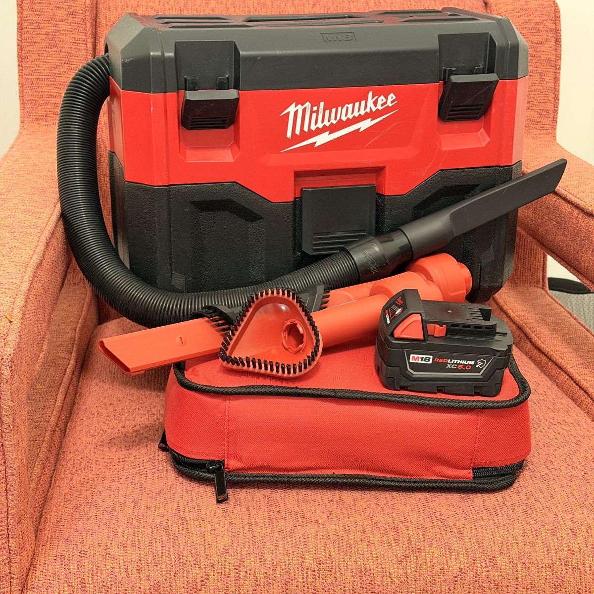 Milwaukee M18 Cordless Wet/Dry Vacuum (0880-20) Incredible bundle!! W/M18 XC5.0 battery and extra attachments!