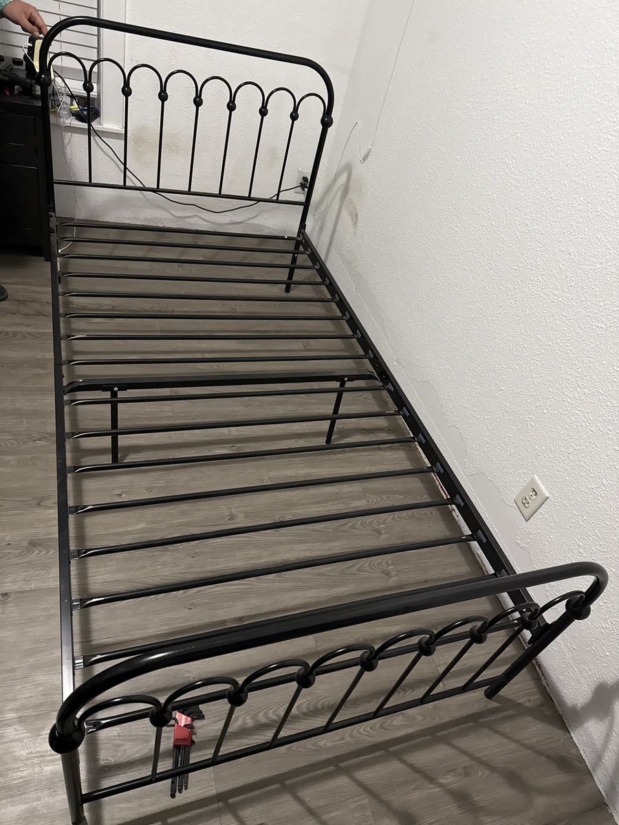 Twin Bed Frame w/ Mattress
