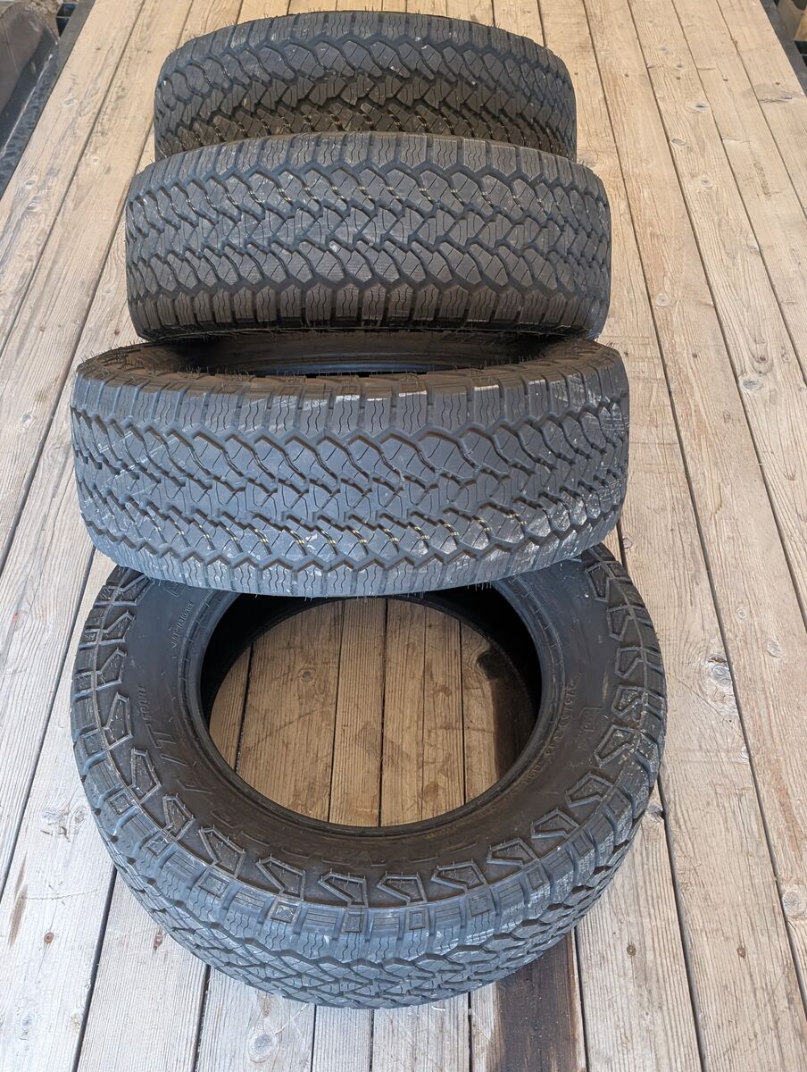 Set Of 4 General Grabber A/T - 275/60/18 90%-95% Tread