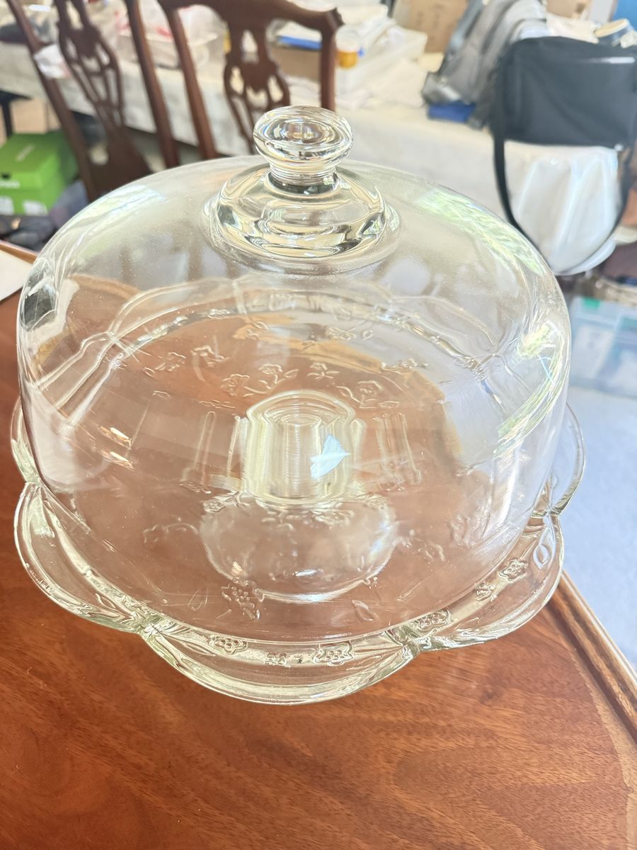 Glass Pedestal cake stand with dome