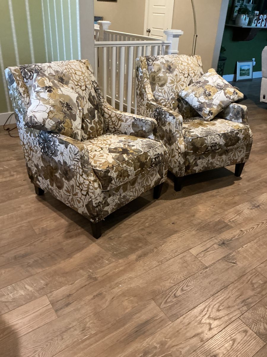Accent chairs