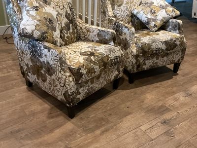 Accent chairs