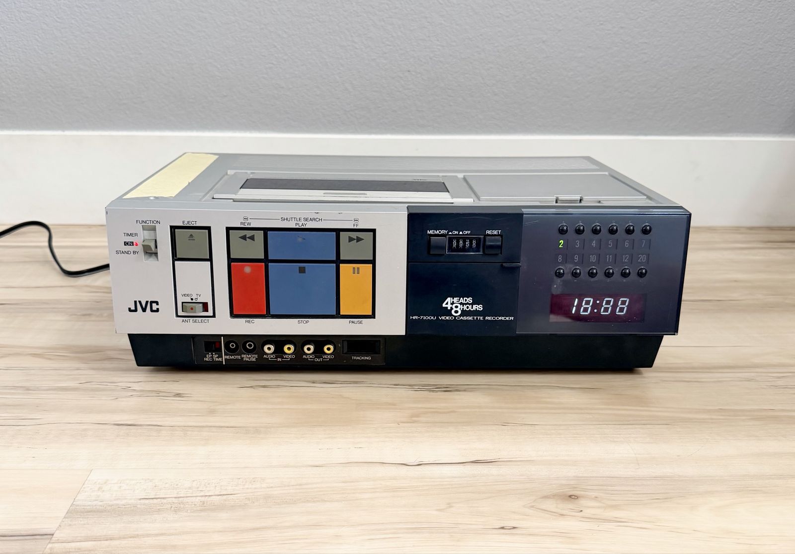 JVC HR-7100U Vintage VCR - For Parts