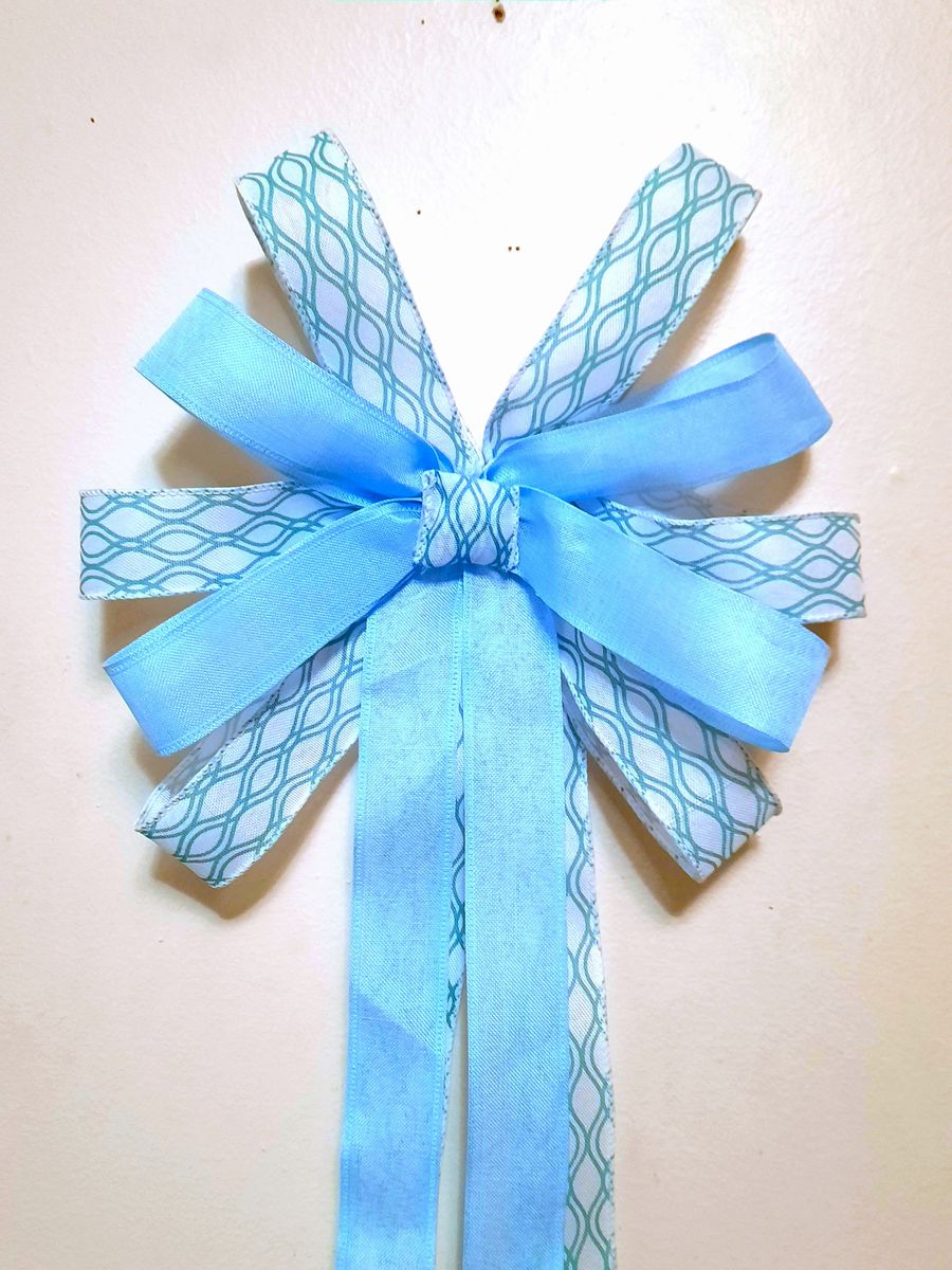 Handmade wired ribbon bows for decorating