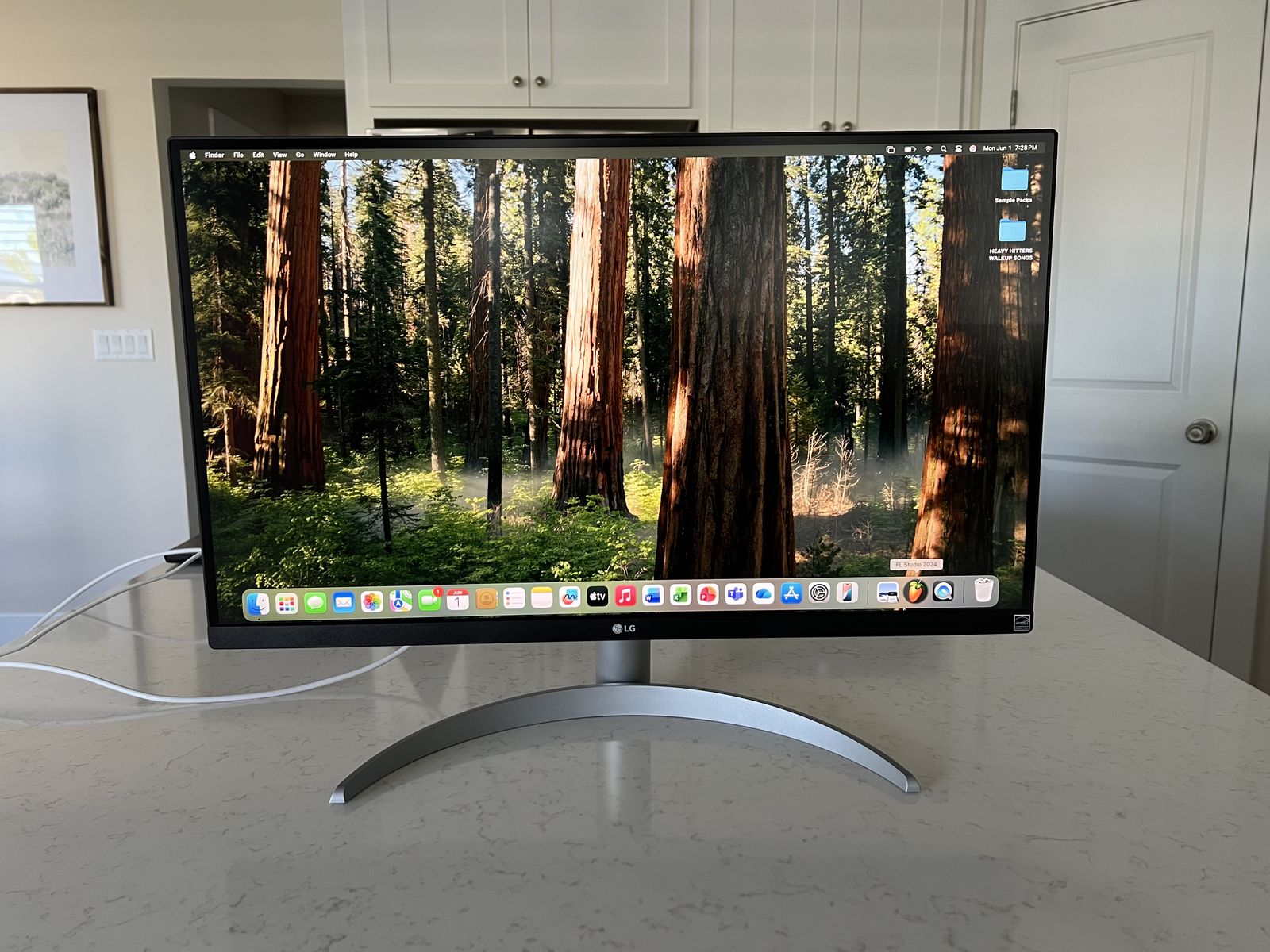 New LG 27UP600-W 4K Monitor