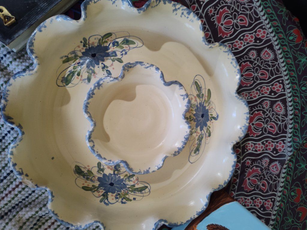 Beautiful heavy chip and dip - hand painted ruffled edge.