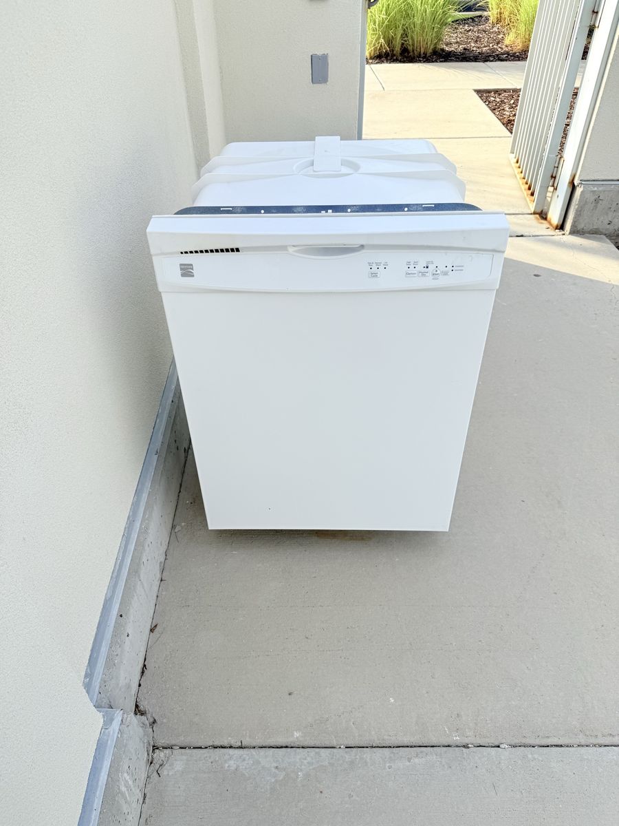 Kenmore Built-In Dishwasher in White