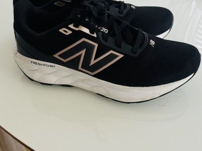 New Balance Sneakers Size 8