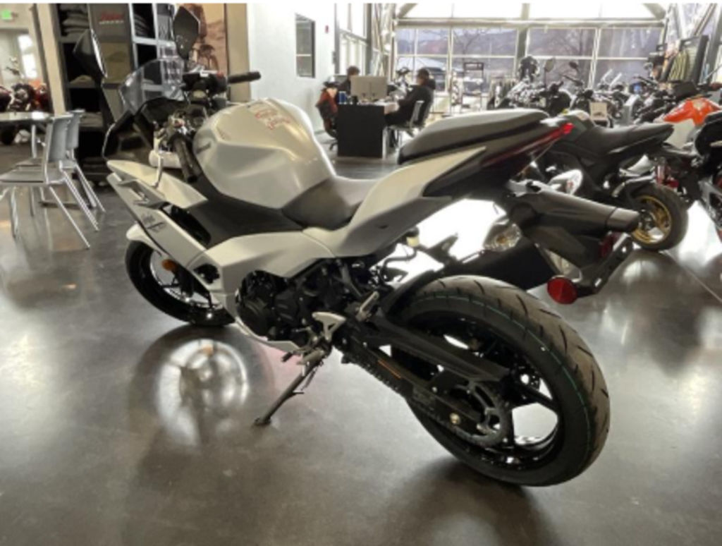 2025 Kawasaki Ninja® 500