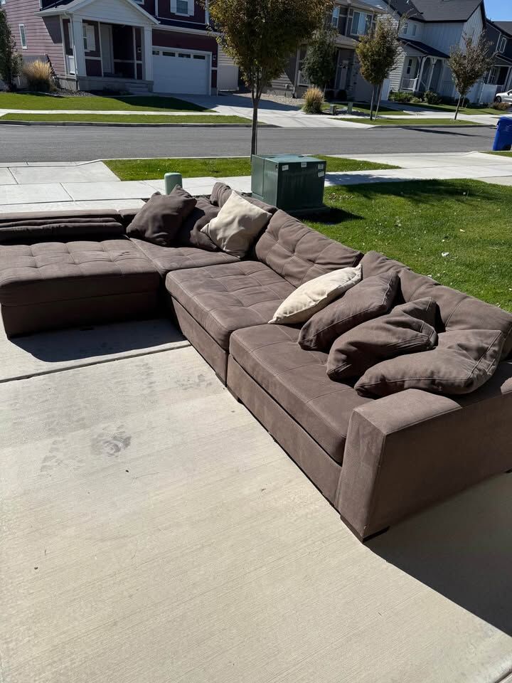 Oversized Sectional Sofa with Chaise – American Signature – 146" Wide! $700 OBO