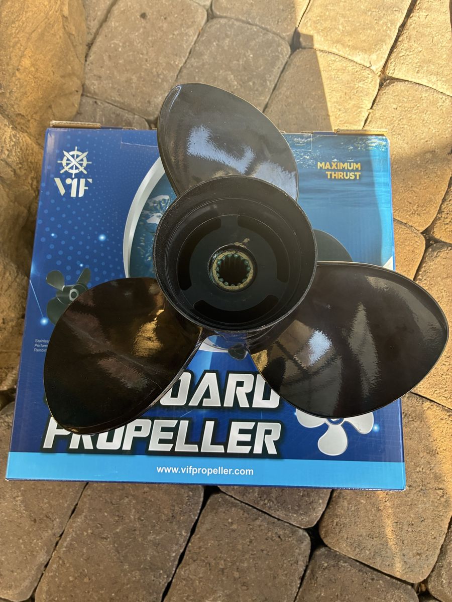 13.75x15 Yamaha propeller