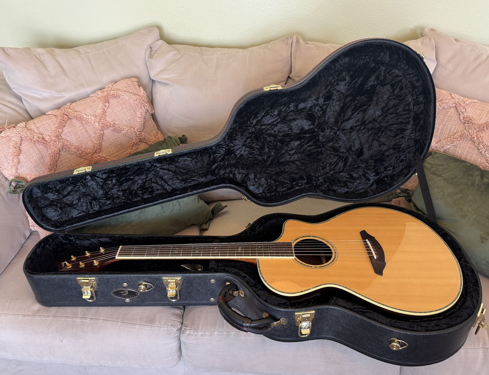 Breedlove AC25/SR Plus Acoustic Electric Guitar