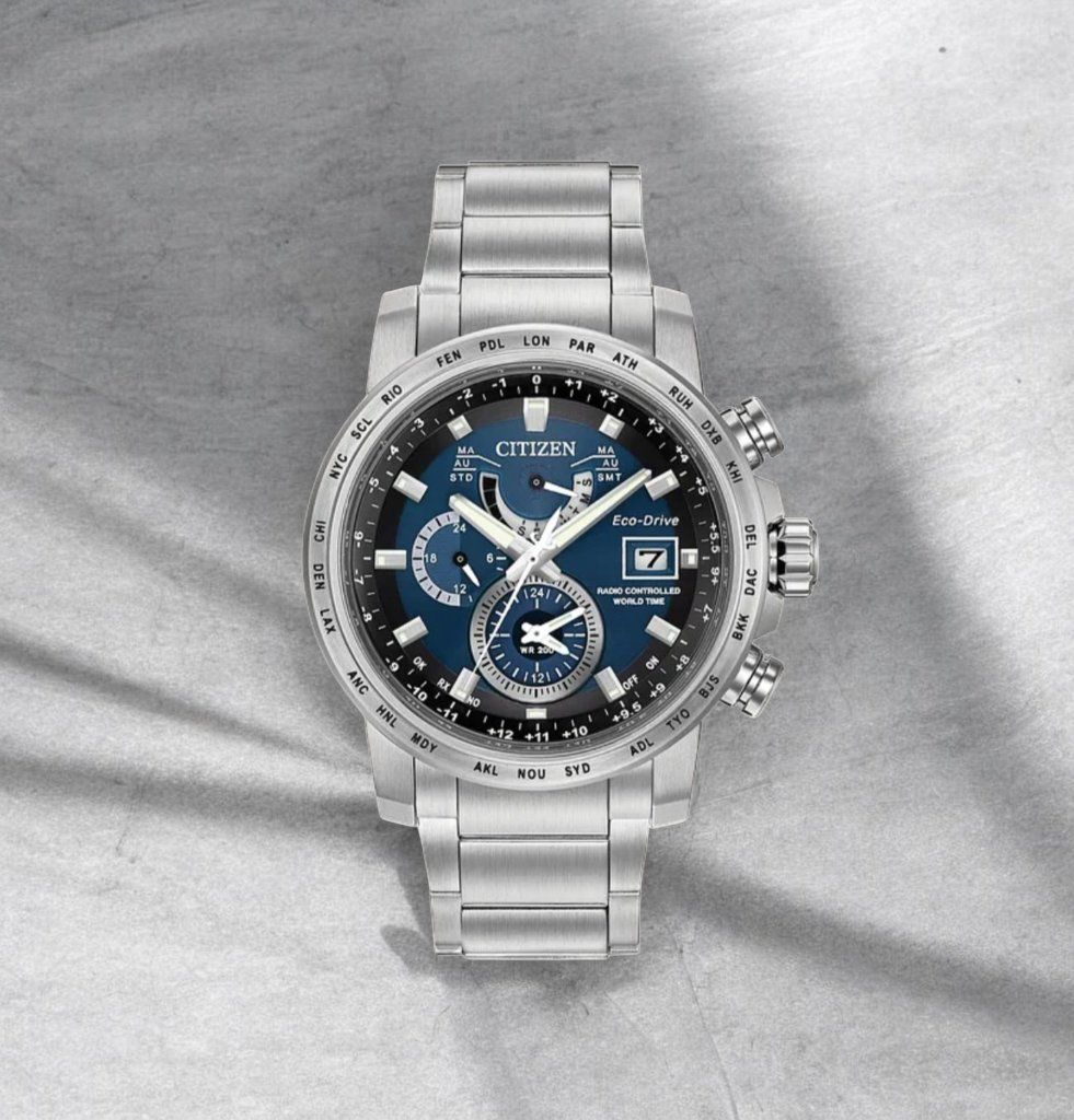 Men'S Citizen EcO-DriveR World Time A-T Watch with Navy Blue Dial (Model: AT9070-51L) Excellent Conditions! 
(require a new batt