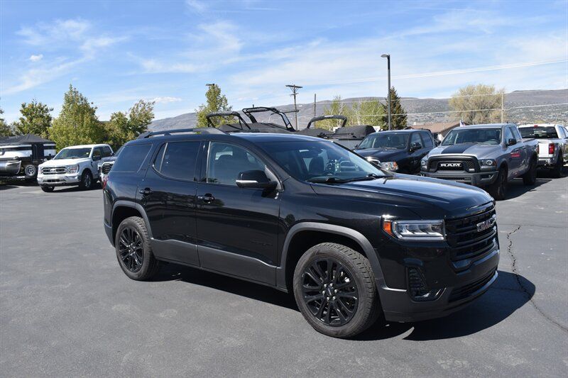2022 GMC Acadia SLT
