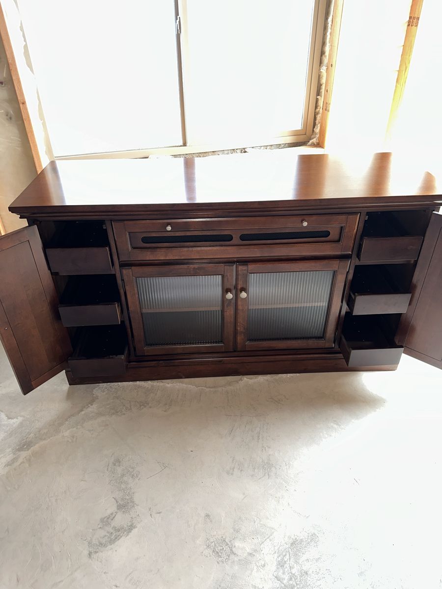 Main image 3
