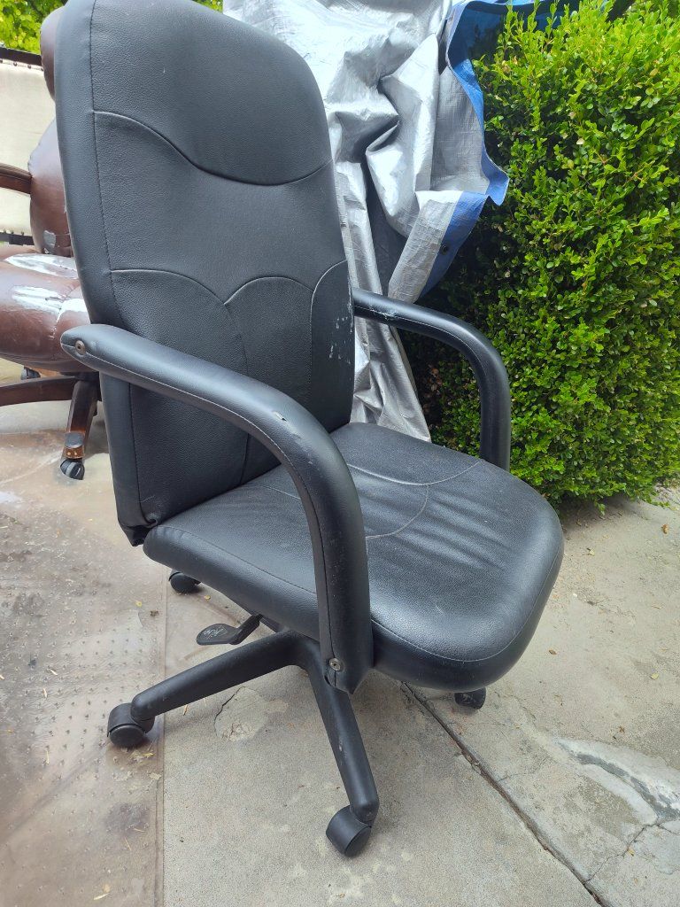 Used Black Office Chair with Wheels - Swivel & Adjustable Height