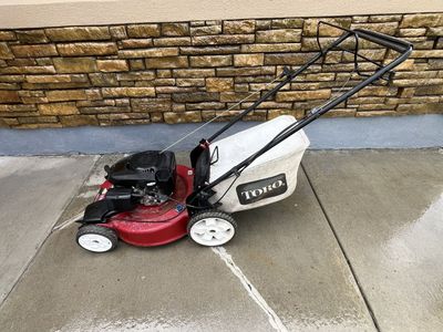 Self Propelled Toro Lawnmower Runs Excellent