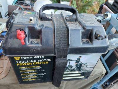 100 AH battery and power box go kit emergency