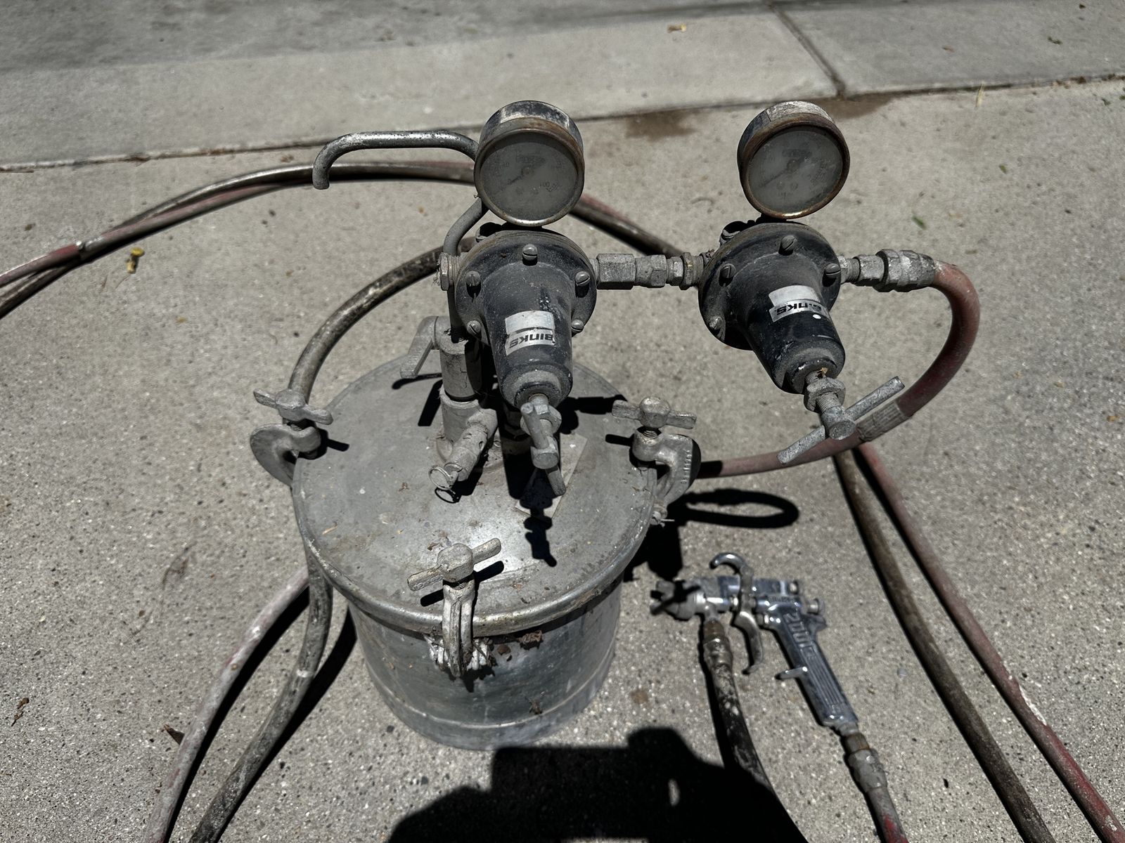 Binks 2.5 gallon Pressure Pot