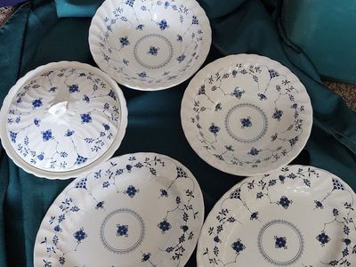 Churchill Findlandian serving set