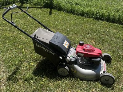 Honda 3-in-1 System Self-Propelled Gas Lawn Mower - Excellent Condition, Grass Catcher Included