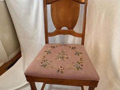 Vintage Birdseye Maple Side Chair with Needlepoint Floral Seat $80 cash/venmo in Provo