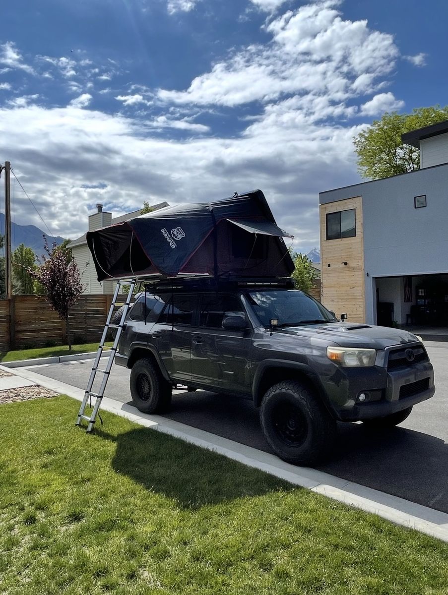 iKamper Skycamp 2.0 Hardshell Rooftop Tent – Great Condition
