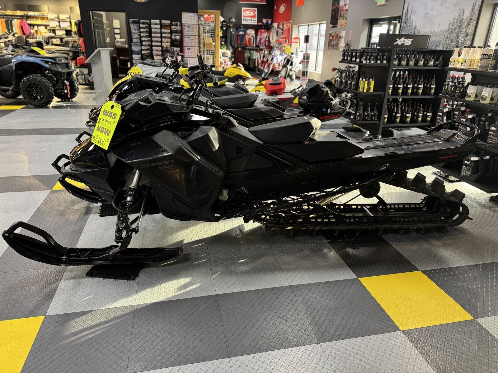 Pre owned 2022 Ski-Doo Summit Edge 850-165 track