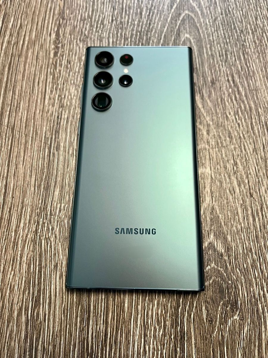 Samsung Galaxy S22 Ultra 5G 512GB - Unlocked