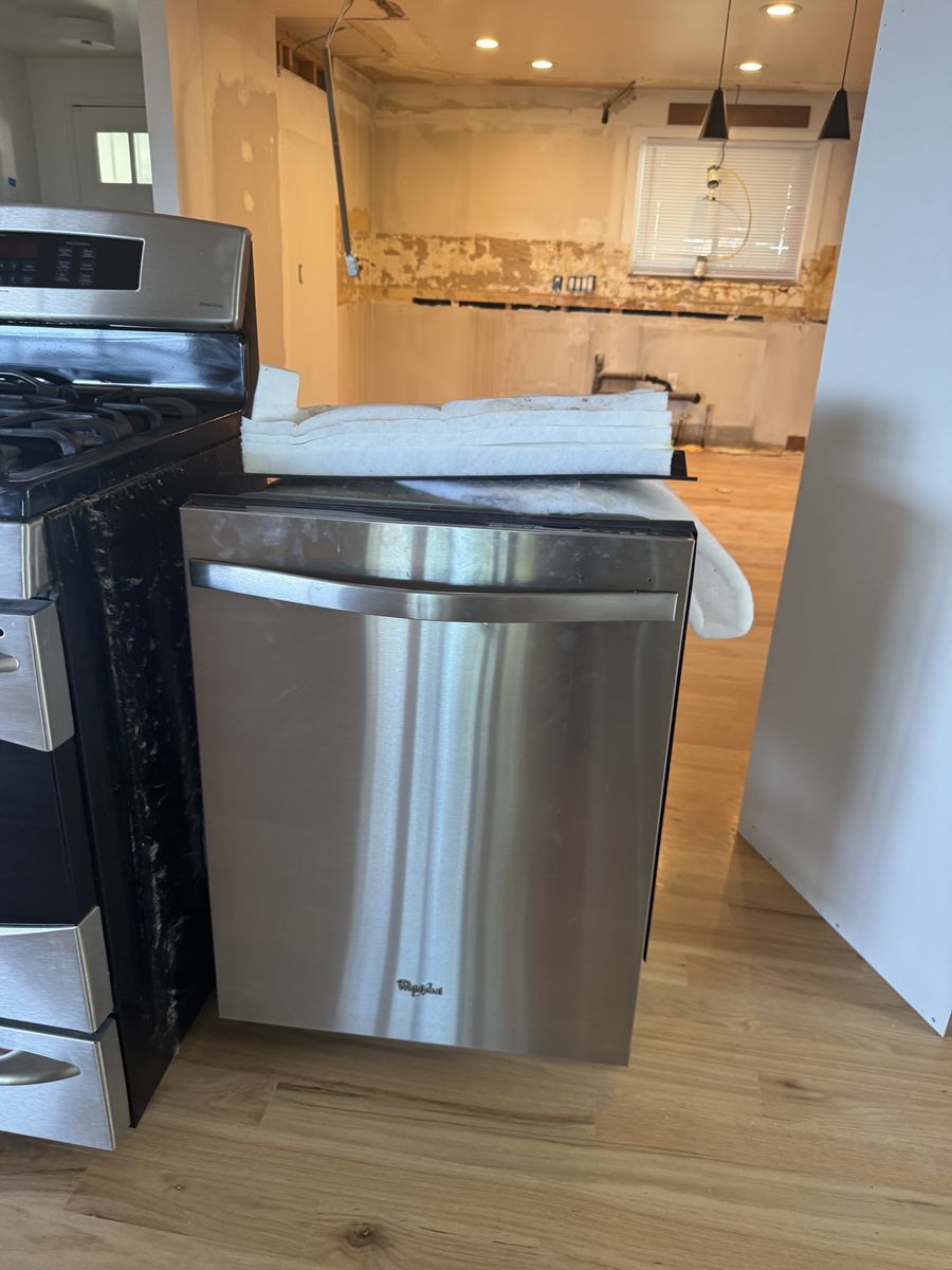 Whirlpool Dishwasher