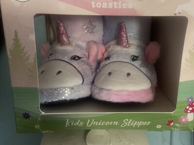 Totes Unicorn Slippers size Small 11-12 (kids)