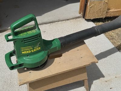 Weed Eater 2540 Electric Leaf Blower / Vac