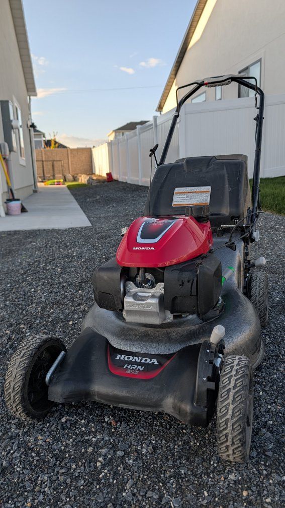 Honda HRN 216 Lawn Mower
